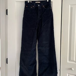 Levi’s Ribcage Wide Leg Corduroy Pant Navy size 28